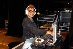 Full-Circle-of-Friends-Cooleysvideo.com-160